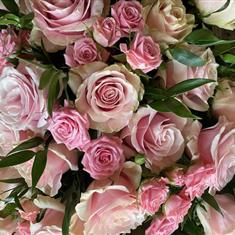 Mixed pink rose spray