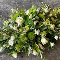natural green and white spray